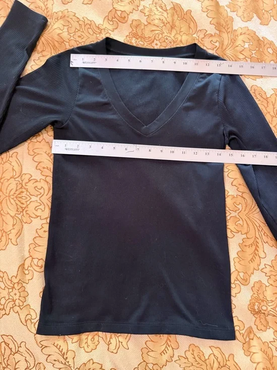 V-Neck Ribbed Long Sleeve Top - Black, Stretch, Size Small - Picture 9 of 10
